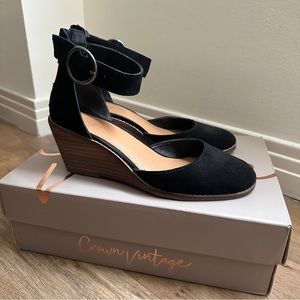 🖤Crown Vintage Ankle Strap Wedge🖤